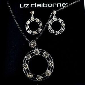 New in gift box Liz Claiborne silver necklace & earrings Beautiful gift set